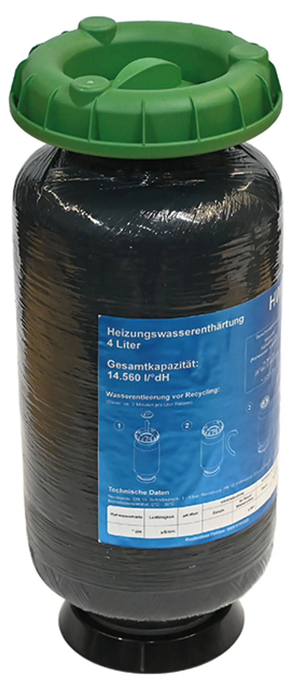 Schwarze Kartusche mit grünem Deckel, beschriftet mit technischen Daten und Anweisungen, für die Behandlung von Heizungswasser. Marke: Syr.